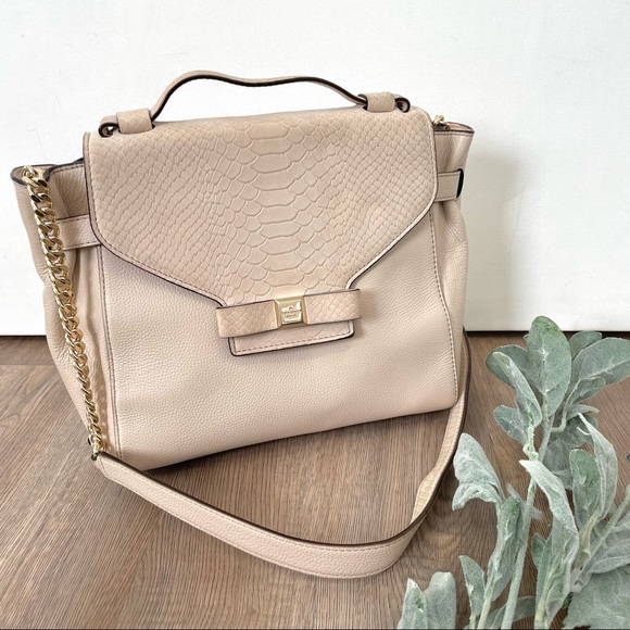 kate spade Handbags - KATE SPADE • Medium shoulder bag with gold chain and bow